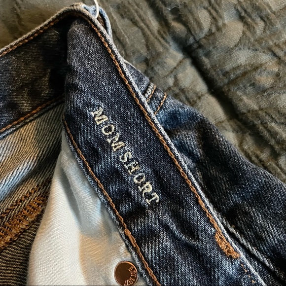 Like New AE Shorts - Picture 4 of 7